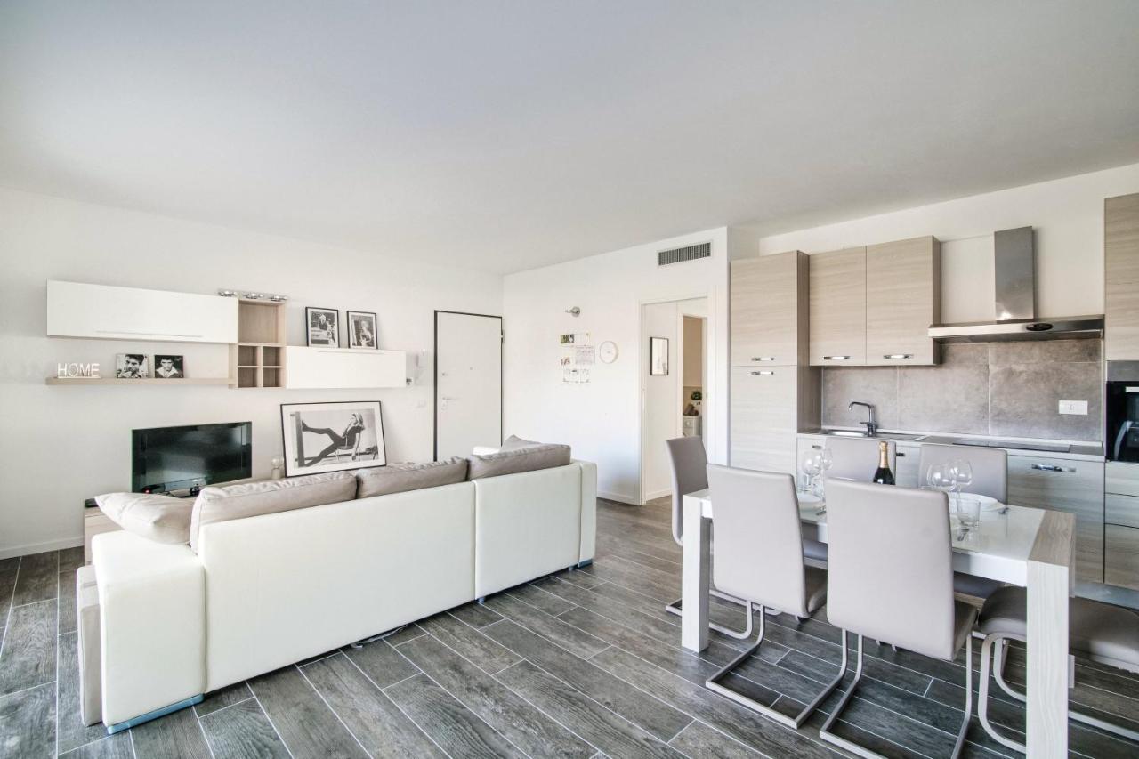 Silvia Lenno House - The House Of Travelers Apartment Luaran gambar