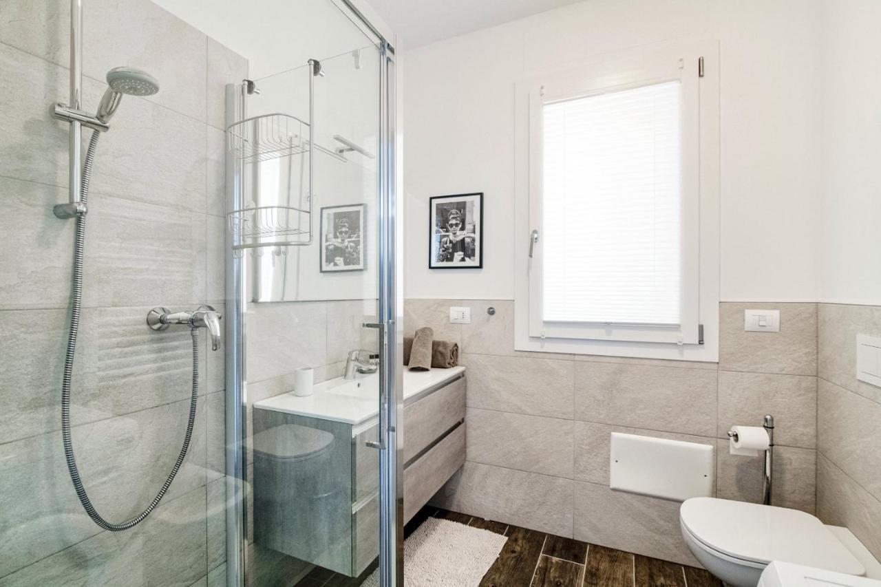 Silvia Lenno House - The House Of Travelers Apartment Luaran gambar